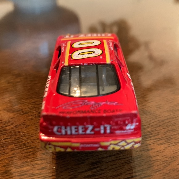 Racing Champions Race Car Cheez-it Pontiac Grand Prix Larry Pearson Nascar 1986 - Picture 4 of 6
